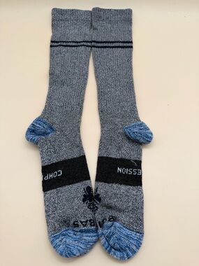 Bombas compression socks crew size Medium Gray New without tag